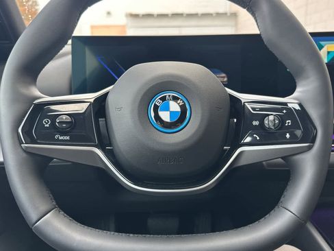 Used 2024 BMW i5 eDrive40i w/ M Sport Package image 25