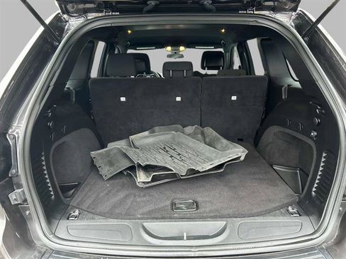 Certified 2021 Jeep Grand Cherokee Laredo image 11