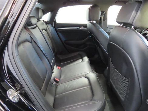 Used 2018 Audi A3 2.0T Premium image 32