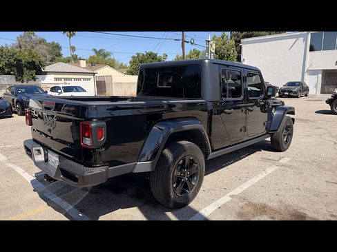 Used 2021 Jeep Gladiator Sport AWD/4WD image 4