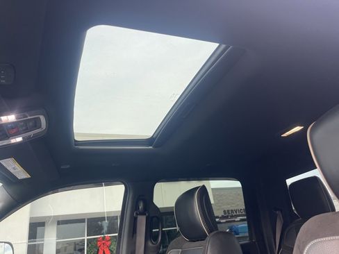 Used 2019 RAM 3500 Laramie image 13