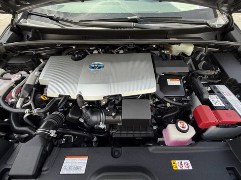 Used 2021 Toyota Prius Prime LE image 30