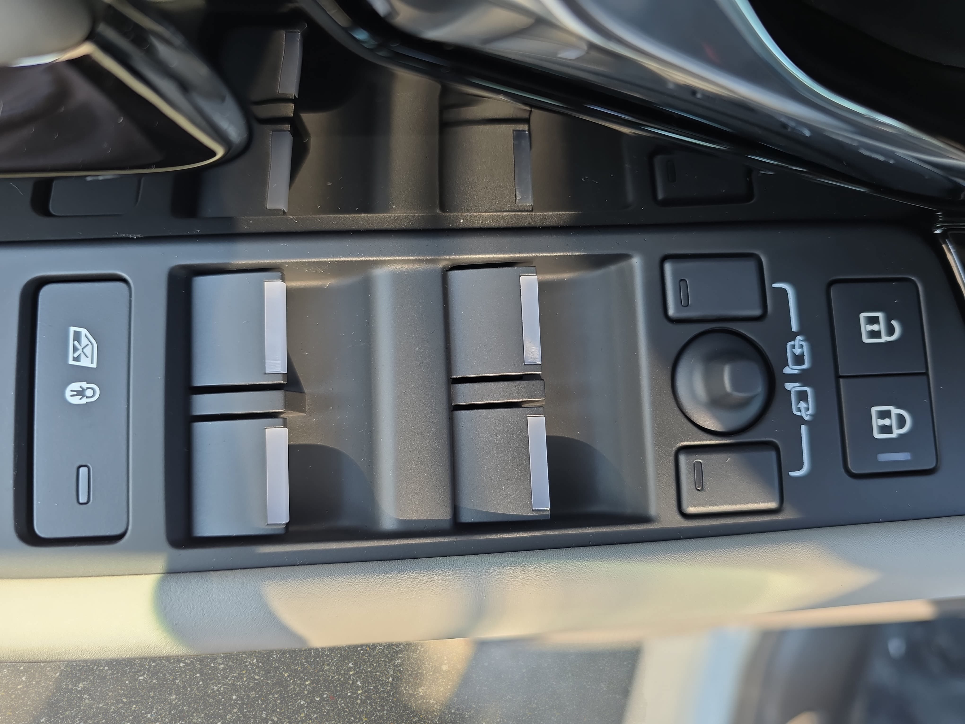 New 2026 Land Rover Range Rover Evoque S AWD/4WD image 27