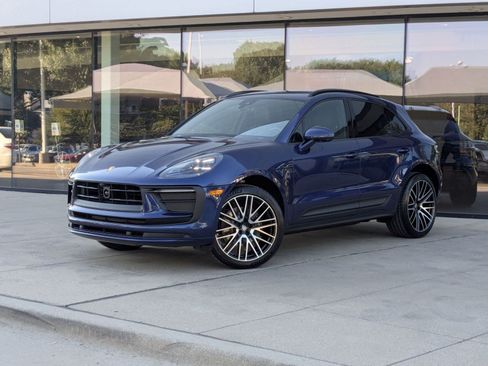 Certified 2026 Porsche Macan AWD/4WD image 1