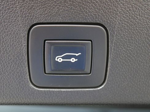 Used 2022 Buick Encore GX Select image 11