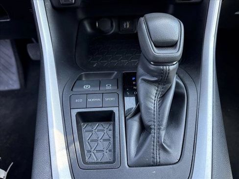 Used 2025 Toyota RAV4 XLE FWD image 15