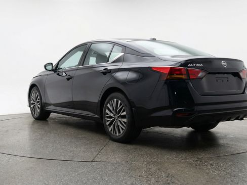 Used 2025 Nissan Altima 2.5 SV image 6