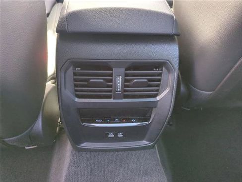 Certified 2025 BMW 330i Sedan w/ Premium Package image 18