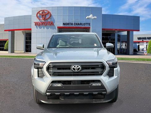 Used 2024 Toyota Tacoma SR5 w/ SR5 Upgrade Package AWD/4WD image 3
