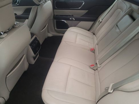 Used 2017 Lincoln Continental Select w/ Climate Package image 18