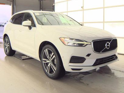 Used 2018 Volvo XC60 T5 Momentum w/ Convenience Package