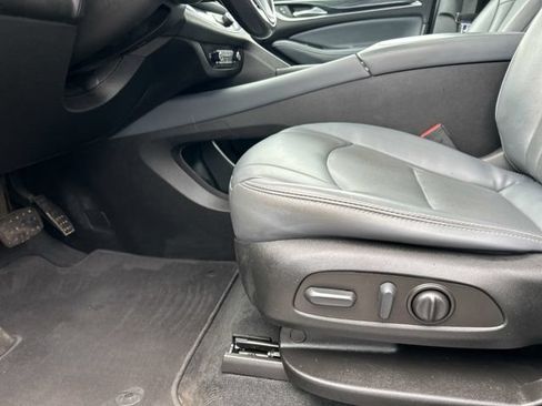 Used 2023 Buick Enclave Essence w/ Experience Buick Package FWD image 31