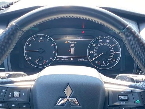 Used 2024 Mitsubishi Outlander SE Black Edition image 8