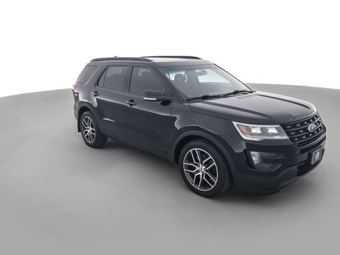 Used 2016 Ford Explorer Sport w/ Equipment Group 401A AWD/4WD image 3