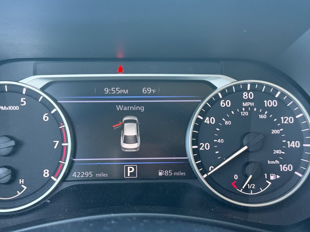 Used 2025 Nissan Sentra SV FWD image 13