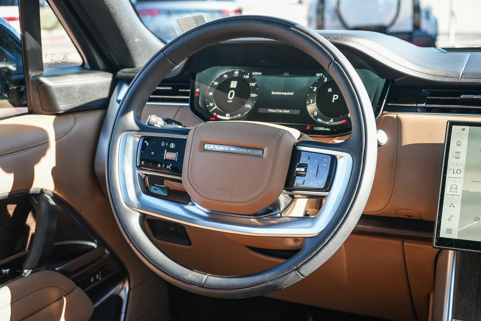 Certified 2025 Land Rover Range Rover SE AWD/4WD image 15