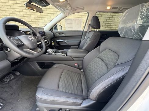 New 2026 Nissan Pathfinder SV AWD/4WD image 18