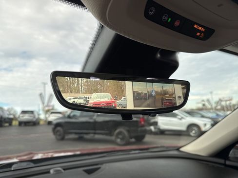 Used 2023 Buick Envision Avenir image 35