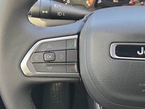 New 2026 Jeep Compass Latitude image 21