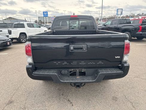 Used 2020 Toyota Tacoma TRD Off-Road w/ Technology Package image 6