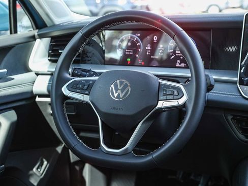 New 2026 Volkswagen Tiguan SE image 22