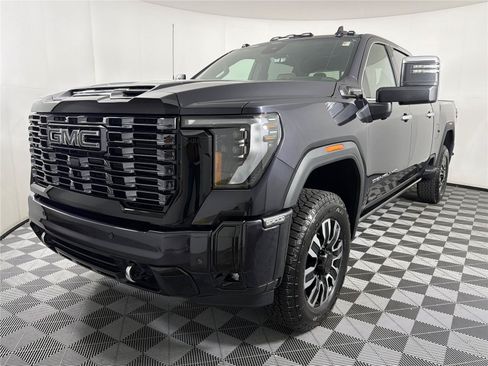 New 2026 GMC Sierra 2500 Denali Ultimate AWD/4WD image 3