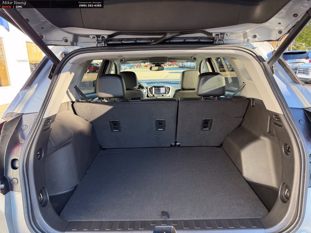 Used 2024 GMC Terrain SLT w/ Infotainment Package II FWD image 9