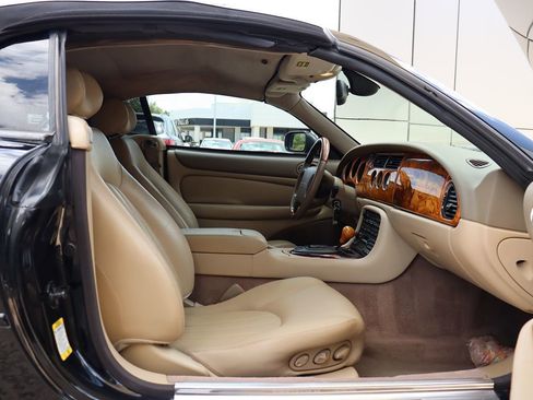 Used 2002 Jaguar XK8 Convertible image 26