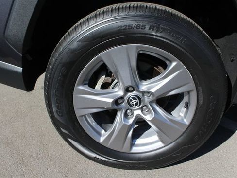 Certified 2022 Toyota RAV4 XLE FWD image 11