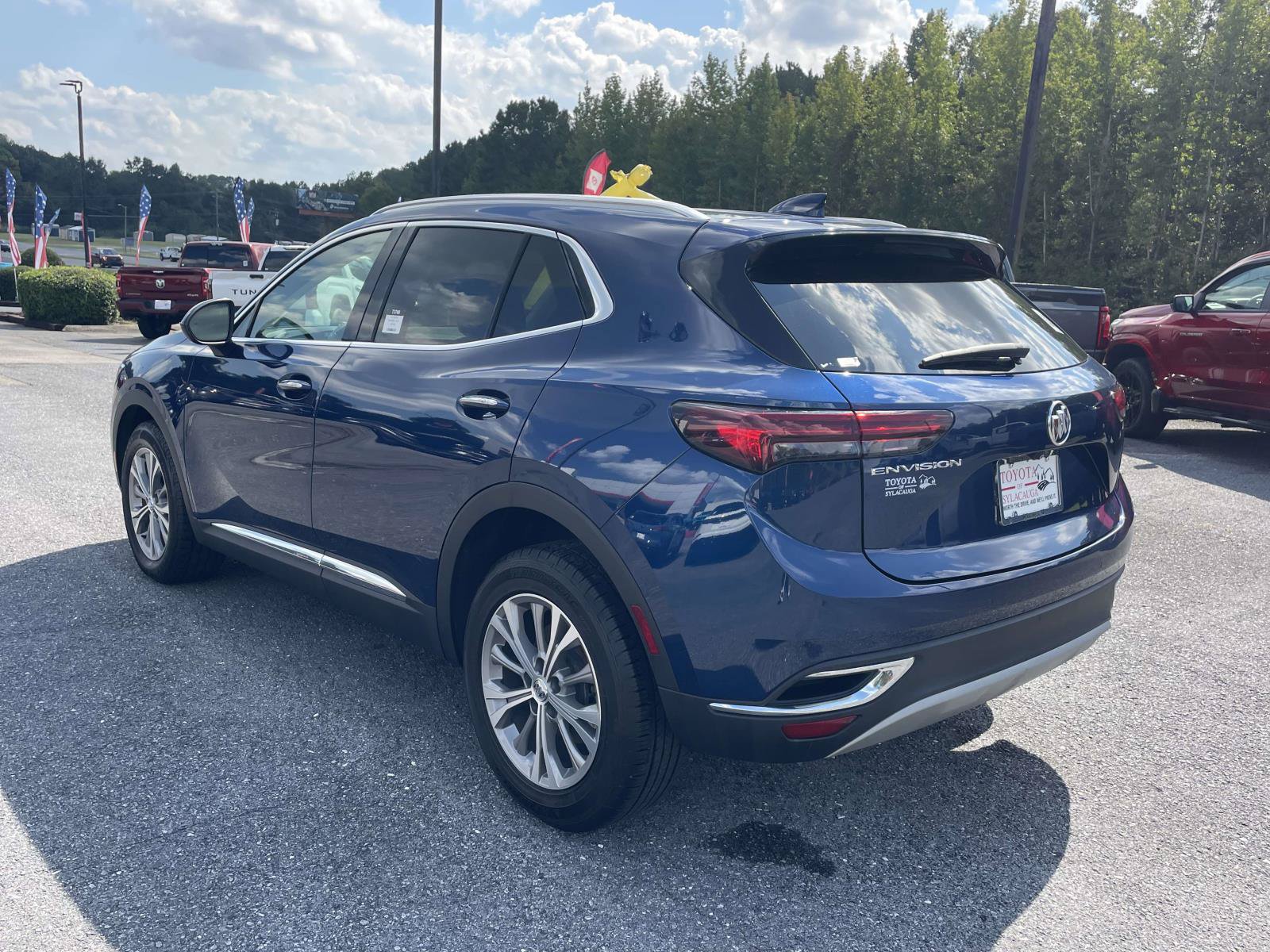 Used 2023 Buick Envision Preferred FWD image 4