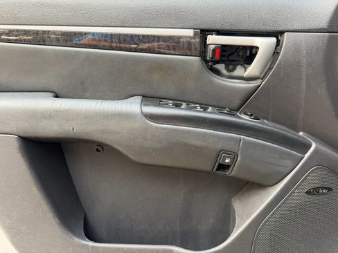 Used 2008 Hyundai Santa Fe Limited FWD image 9