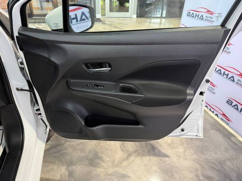 Used 2022 Nissan Versa SV FWD image 46