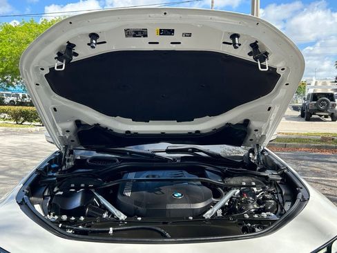 Used 2025 BMW 740i xDrive AWD/4WD image 38