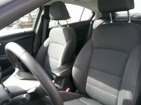 Used 2017 Chevrolet Cruze LT w/ Sun And Sound Package image 11