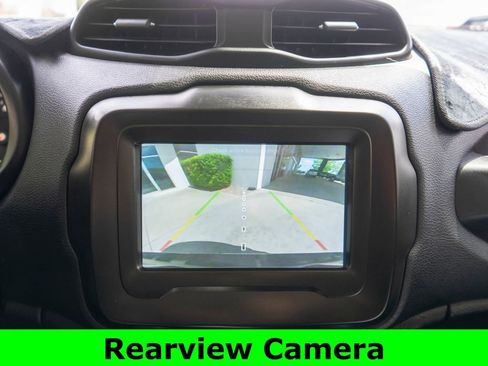 Used 2021 Jeep Renegade Latitude w/ Convenience Group AWD/4WD image 22