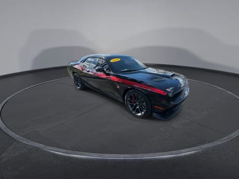 Used 2021 Dodge Challenger R/T Scat Pack RWD image 4