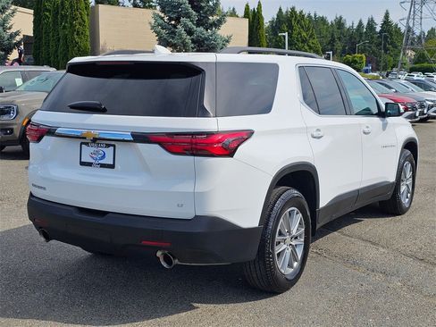 Used 2023 Chevrolet Traverse LT image 7