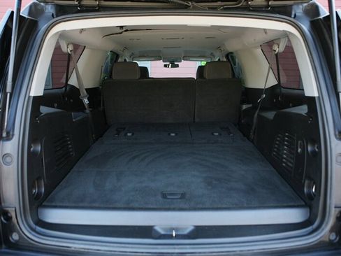 Used 2020 Chevrolet Suburban LS RWD image 16