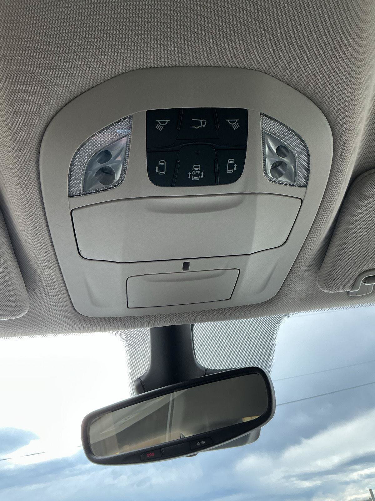 Used 2024 Chrysler Pacifica Limited FWD image 14