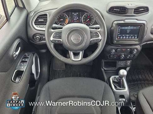 Used 2018 Jeep Renegade Latitude FWD image 7