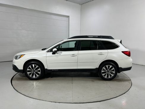 Used 2017 Subaru Outback 2.5i Limited AWD/4WD image 21