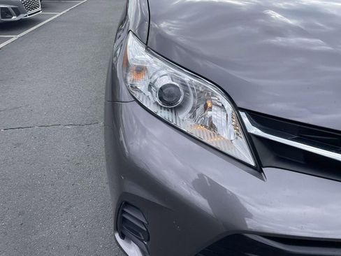 Used 2020 Toyota Sienna LE image 16