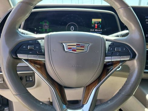 Used 2021 Cadillac Escalade Premium Luxury Platinum RWD image 11