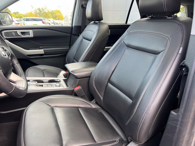Used 2024 Ford Explorer XLT w/ Equipment Group 202A AWD/4WD image 22