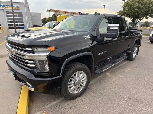 Used 2022 Chevrolet Silverado 2500 High Country w/ Z71 Off-Road Package AWD/4WD image 1