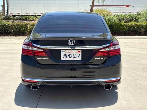 Used 2017 Honda Accord Sport image 4