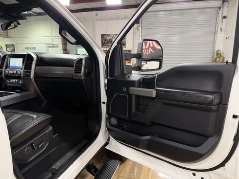 Used 2020 Ford F250 Platinum w/ Tremor Off-Road Package AWD/4WD image 19