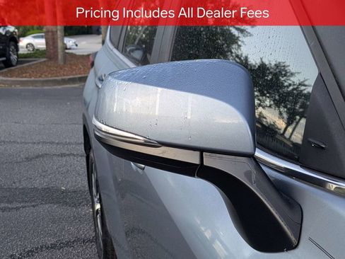 Certified 2024 Toyota Highlander XLE FWD image 13