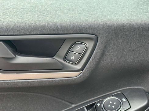 Used 2022 Ford Escape SE w/ Cold Weather Package image 16