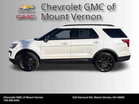 Used 2018 Ford Explorer XLT w/ Equipment Group 202A image 2